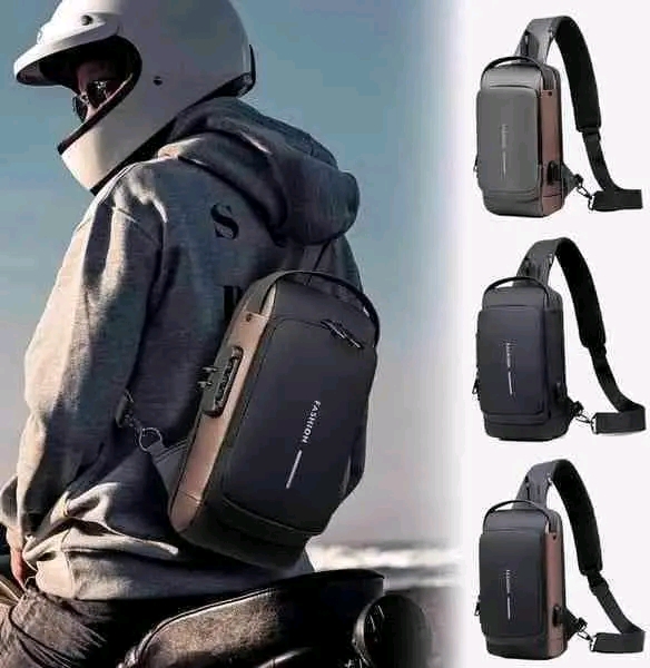 USB Fashion Charging Men Multifuntional Pu Chest Bag
